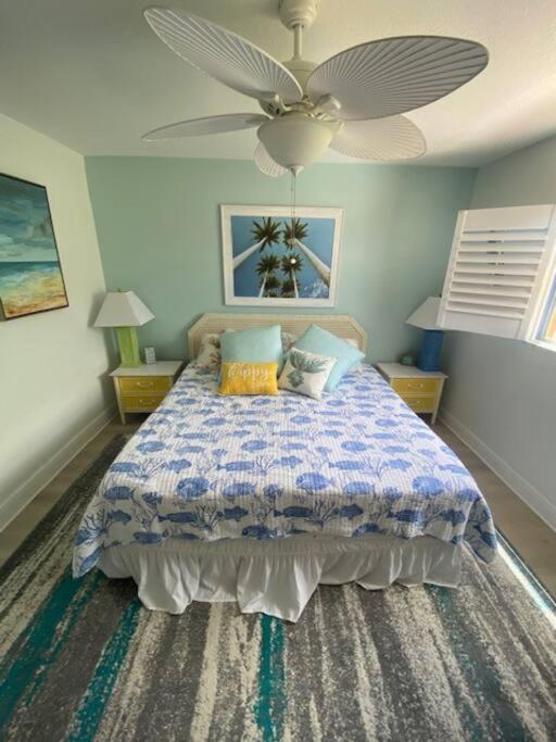 Beachfront Condo On Quiet Treasure Island- 1 Bed 세인트피트비치 외부 사진