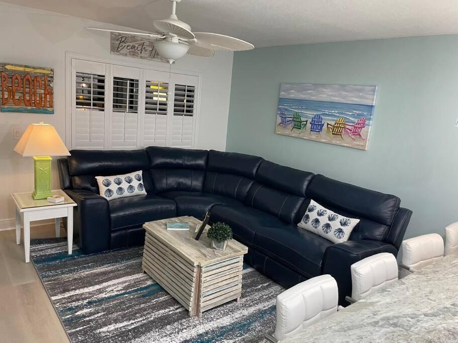 Beachfront Condo On Quiet Treasure Island- 1 Bed 세인트피트비치 외부 사진